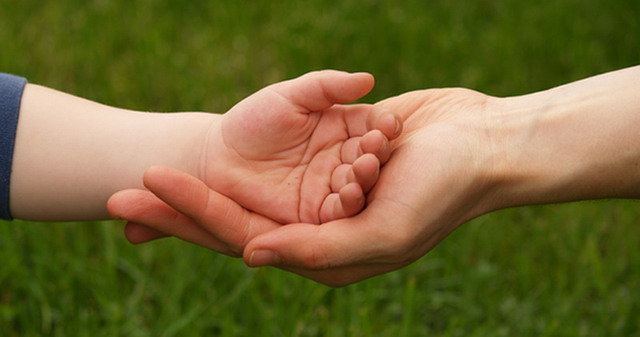 AIUTA I BAMBINI IN CASA FAMIGLIA