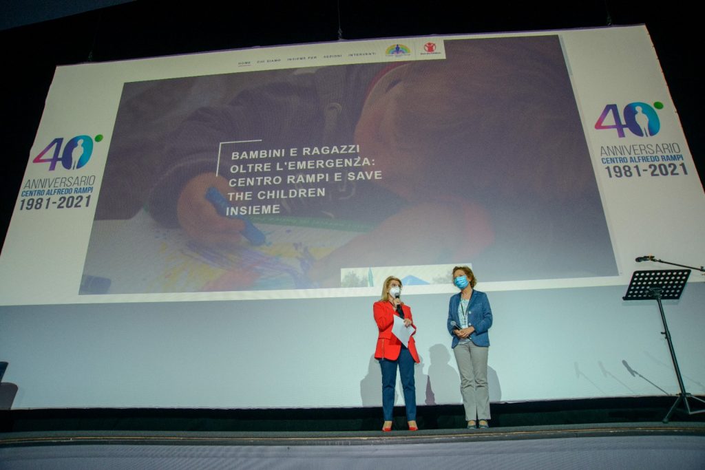Rita Di Iorio, presidente del Centro Alfredo Rampi e Raffaela Milano, dirigente di Save The Children al Quarentennale del Centor Alfredo Rampi